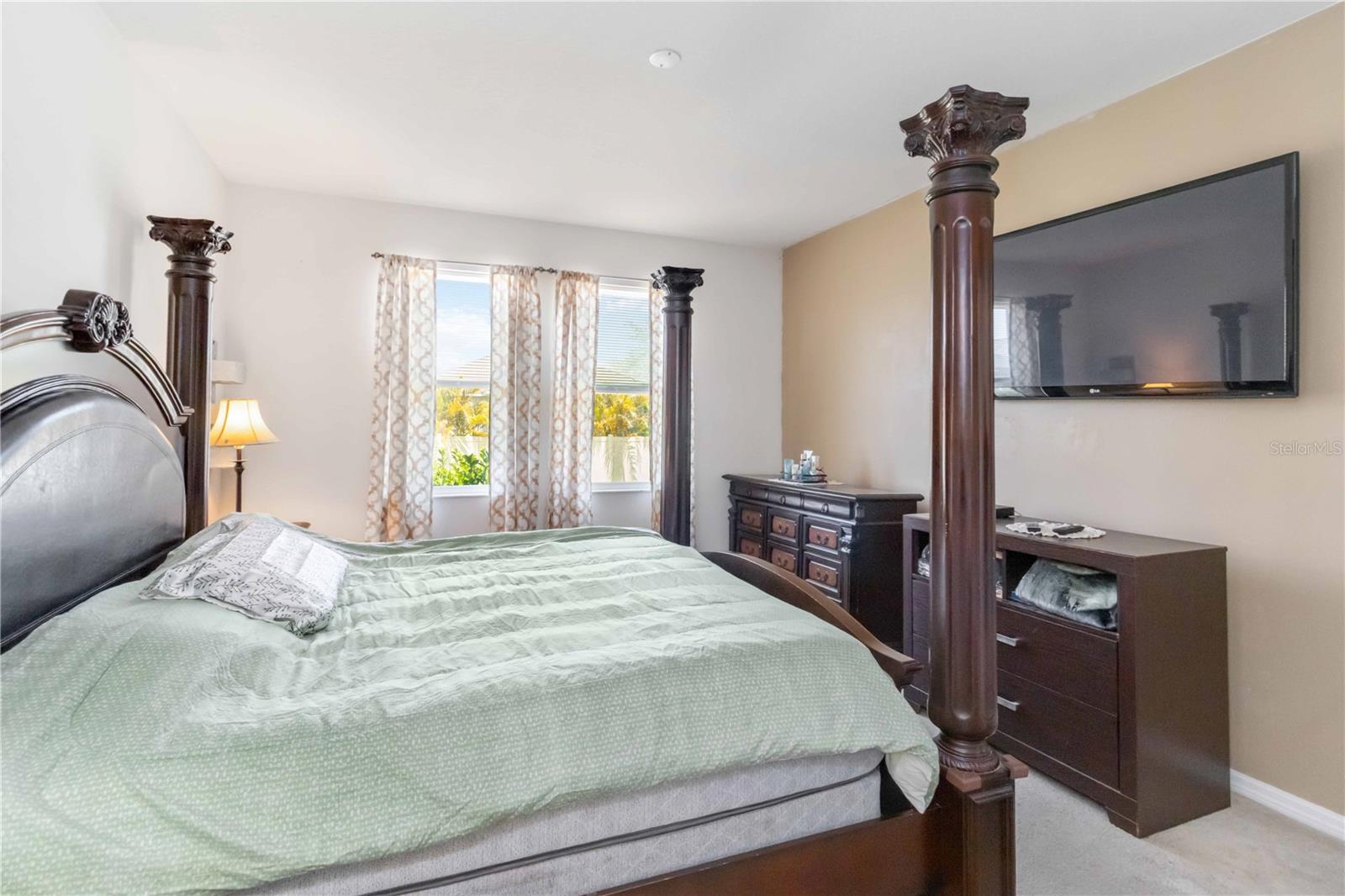 Image 22 of 39 For 10860 79th Street E