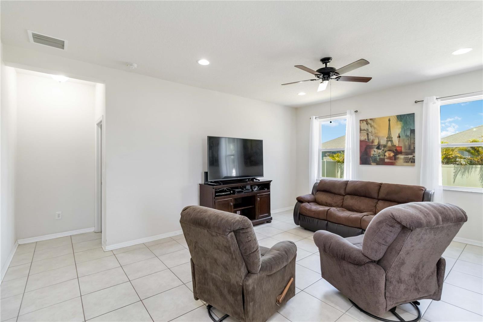 Image 9 of 39 For 10860 79th Street E