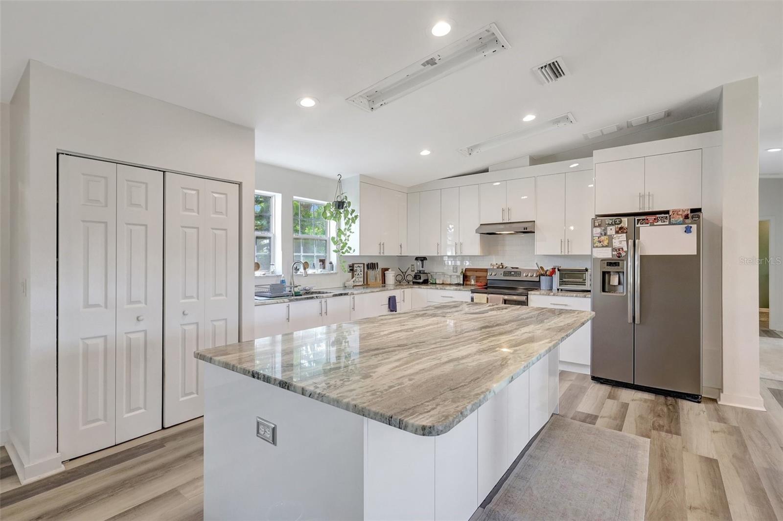 Image 2 of 36 For 2425 21st Street B