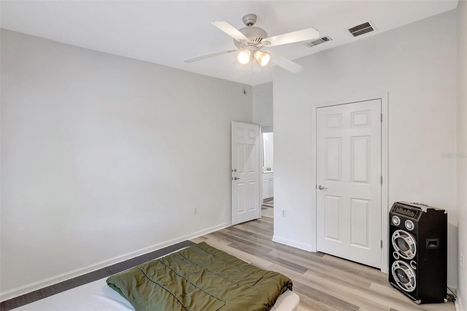 Image 26 of 36 For 2425 21st Street B