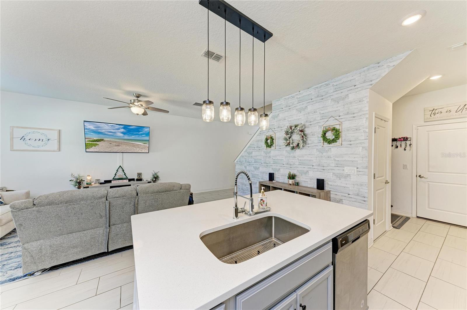 Image 16 of 54 For 11637 Woodleaf Drive