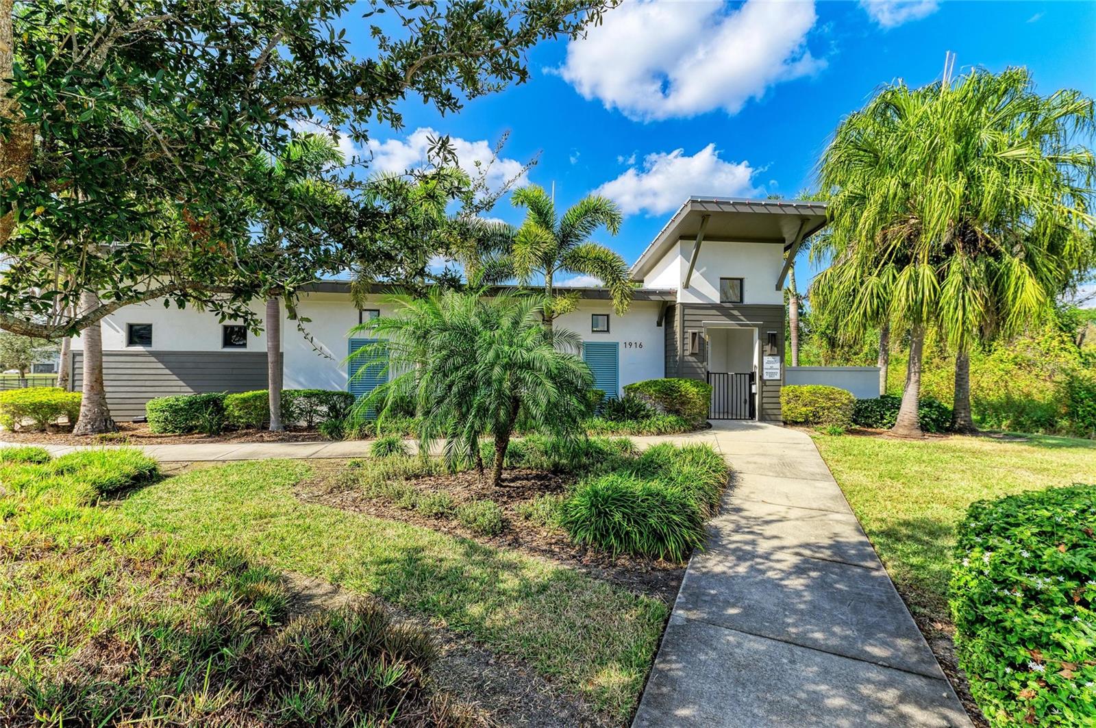 Image 38 of 54 For 11637 Woodleaf Drive