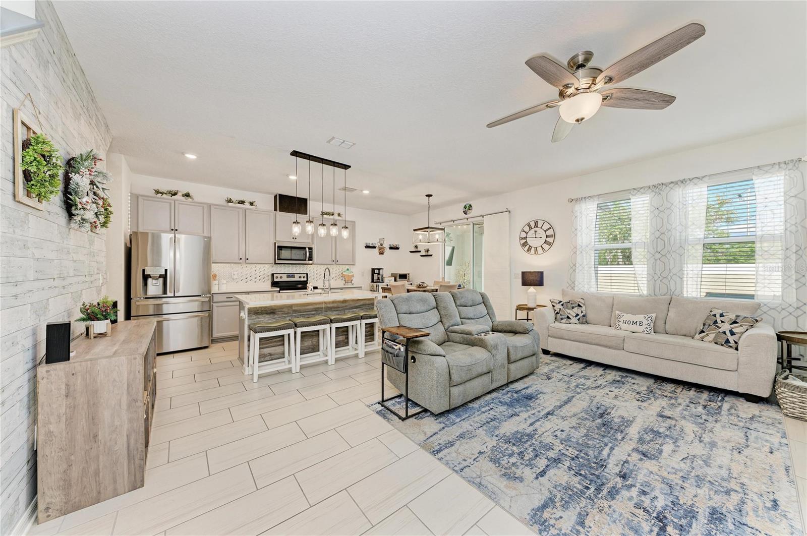 Image 4 of 54 For 11637 Woodleaf Drive