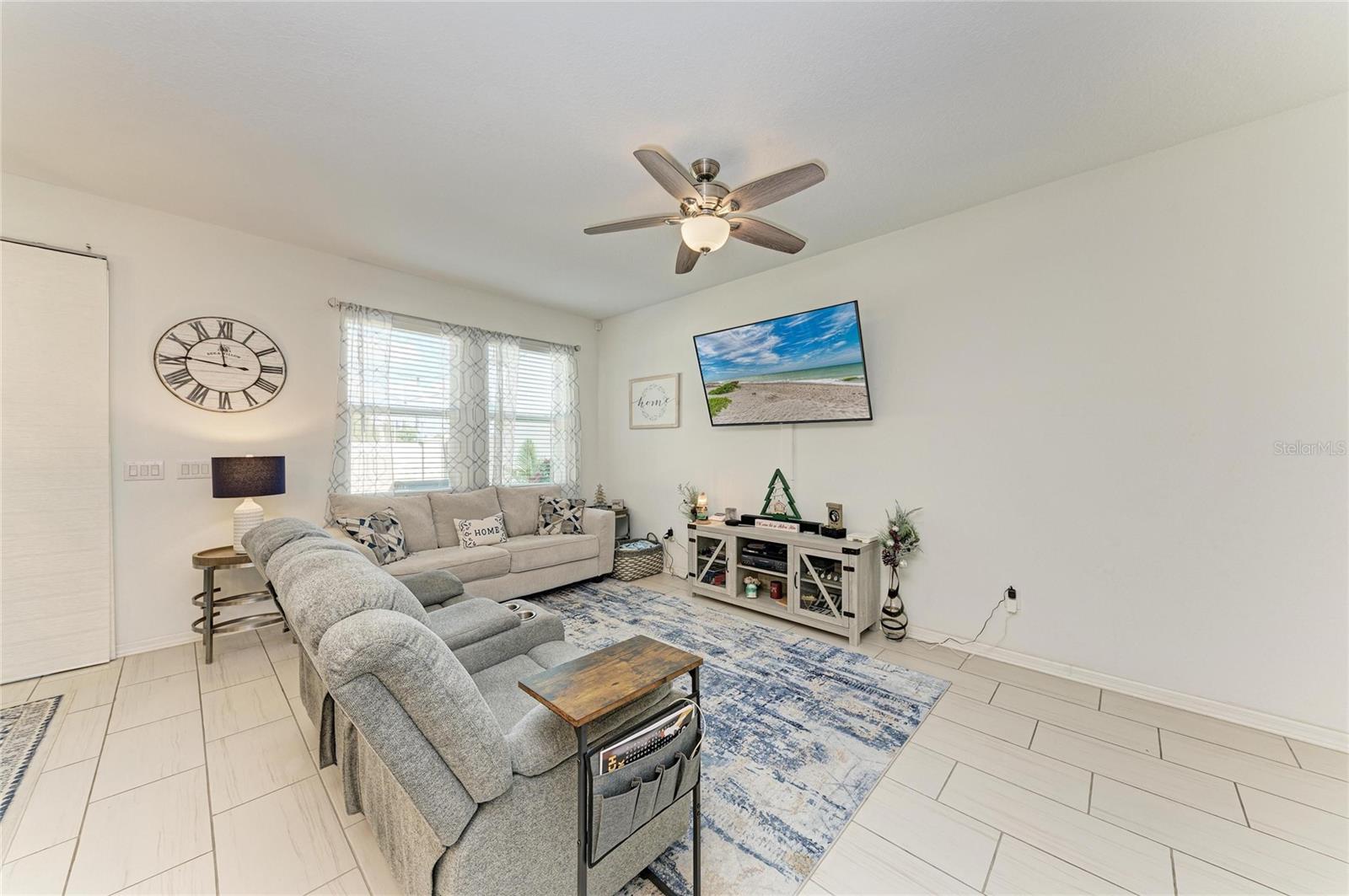 Image 5 of 54 For 11637 Woodleaf Drive