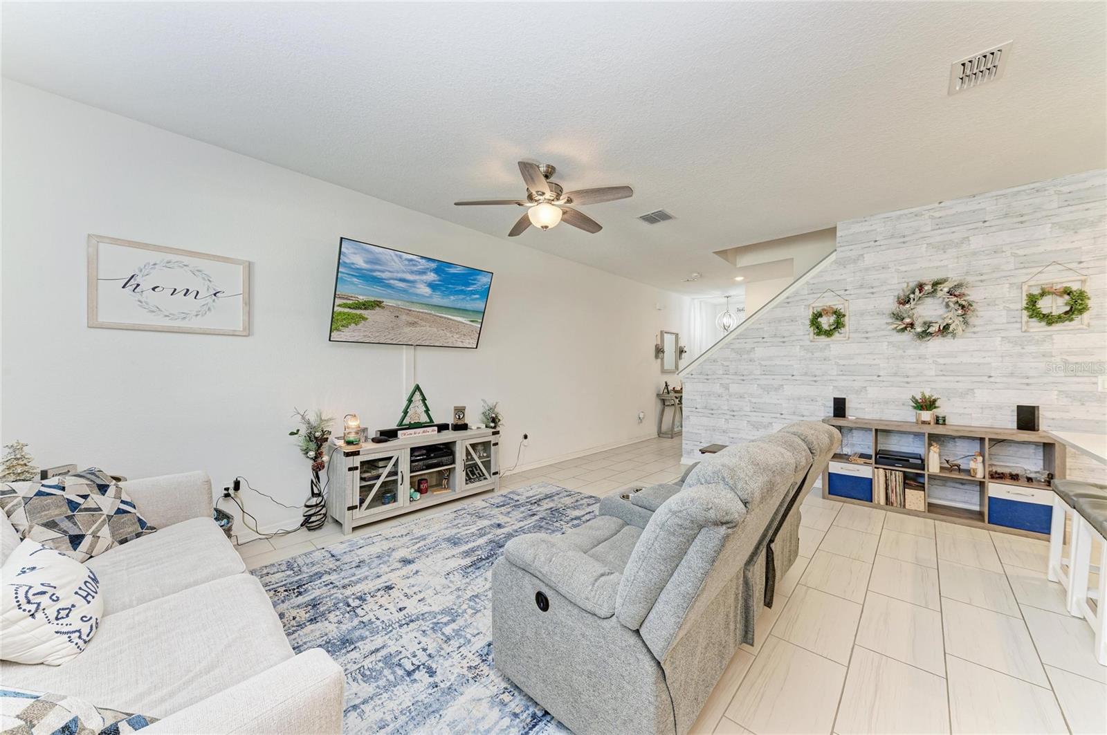 Image 6 of 54 For 11637 Woodleaf Drive