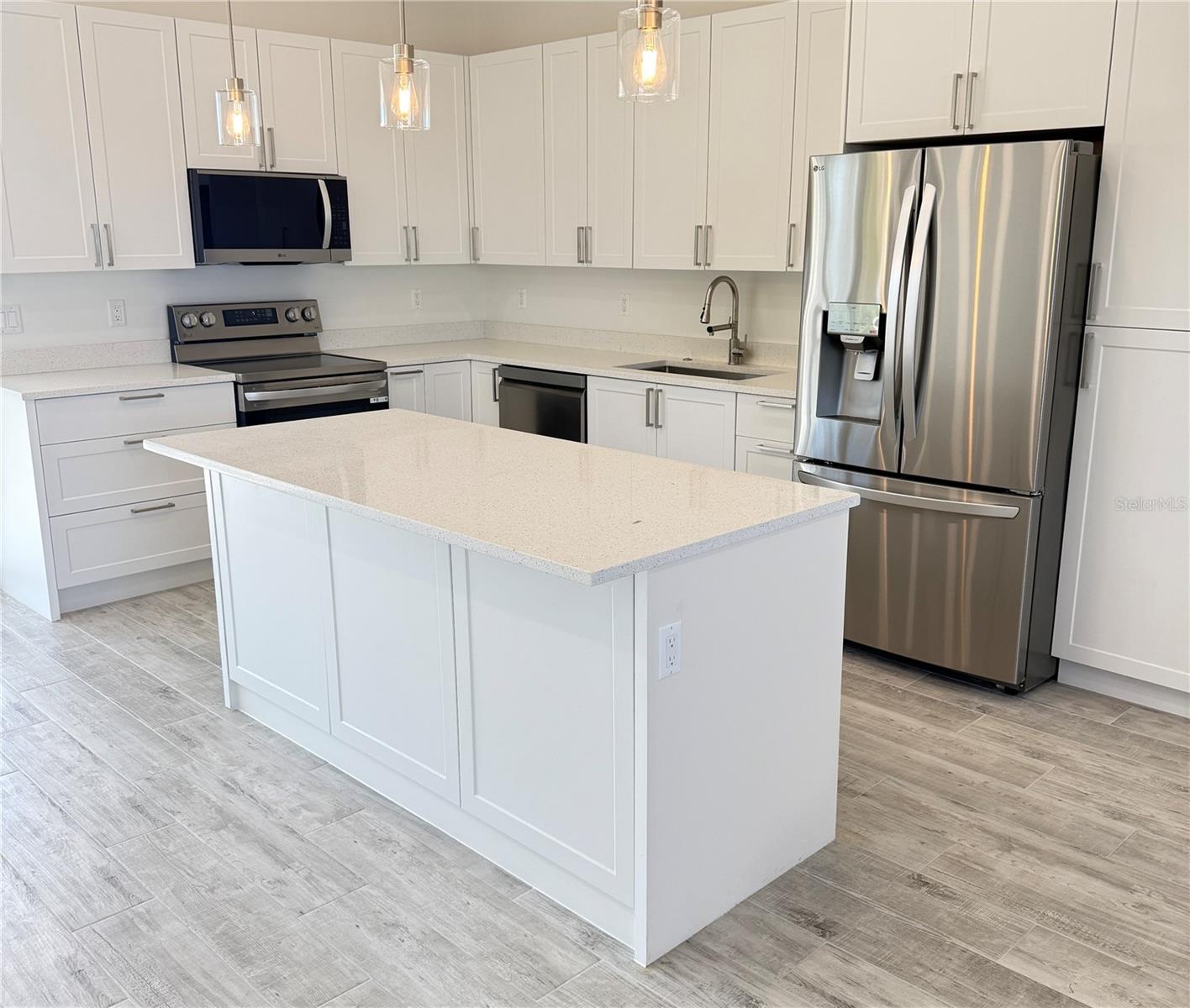 Image 3 of 12 For 571 Mimosa Avenue Nw