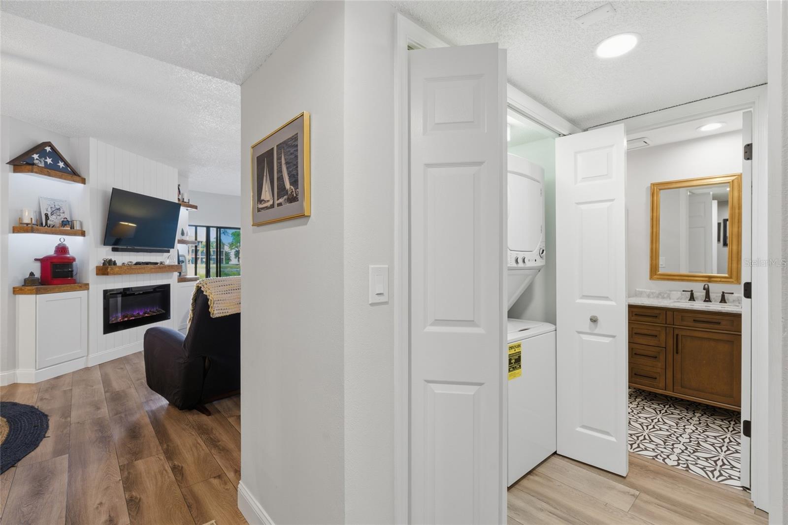 Image 14 of 36 For 5768 Ashton Lake Drive 7