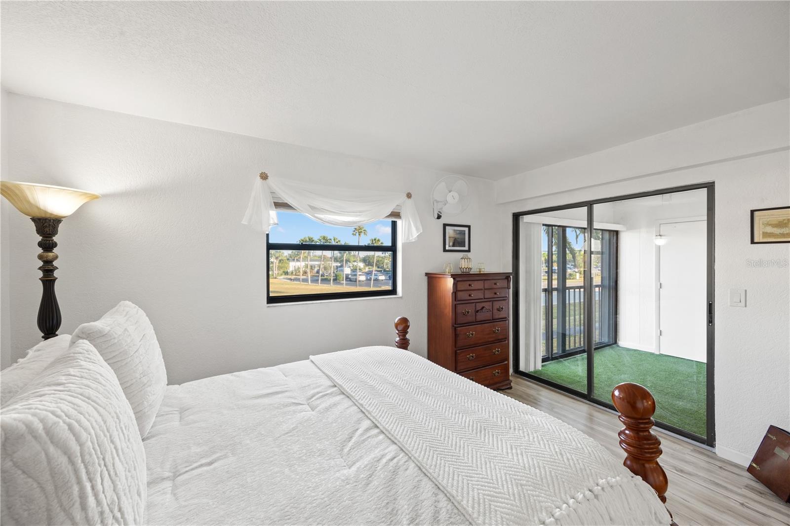 Image 12 of 33 For 2395 Harbor Boulevard 212