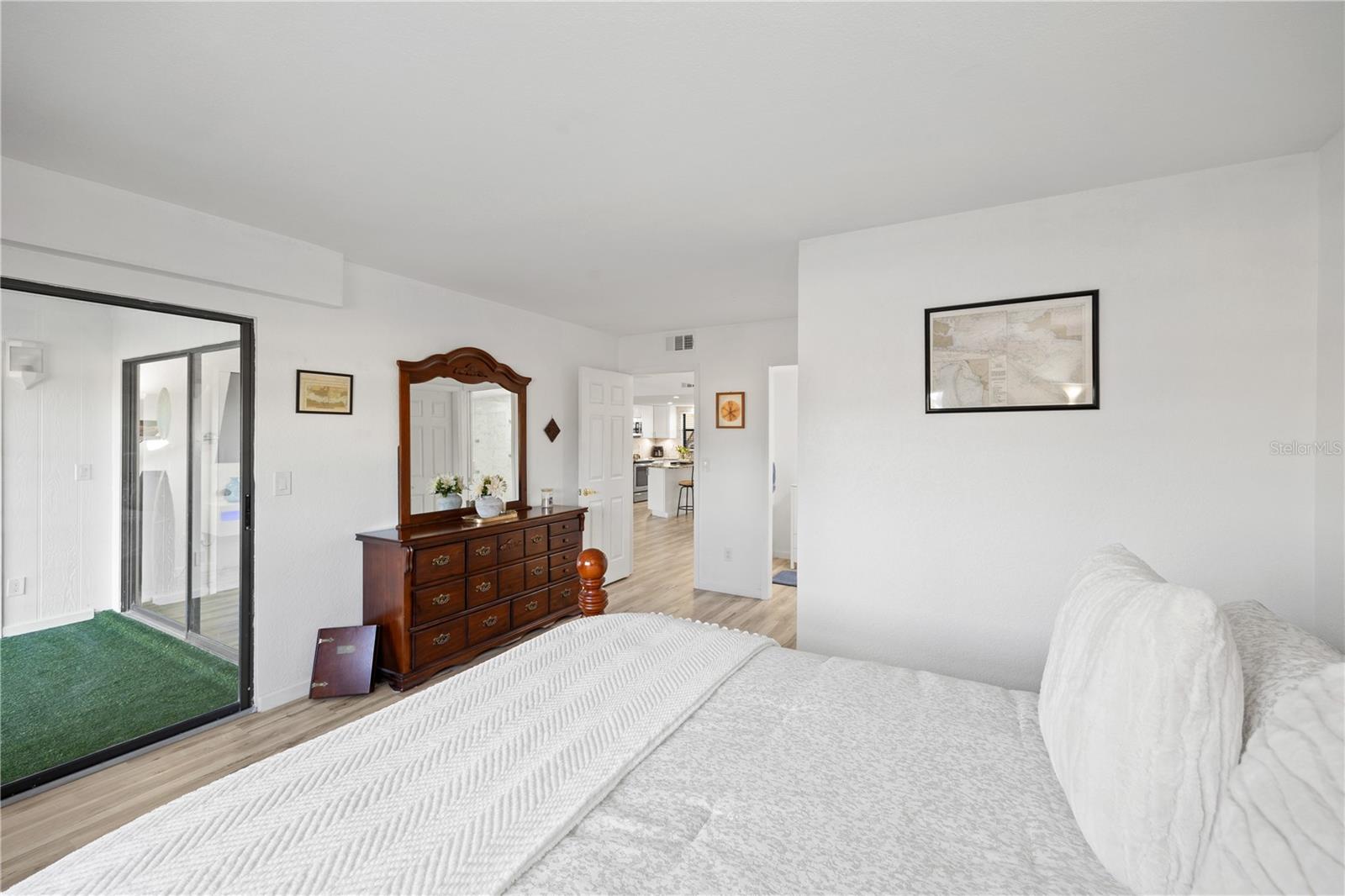 Image 4 of 33 For 2395 Harbor Boulevard 212