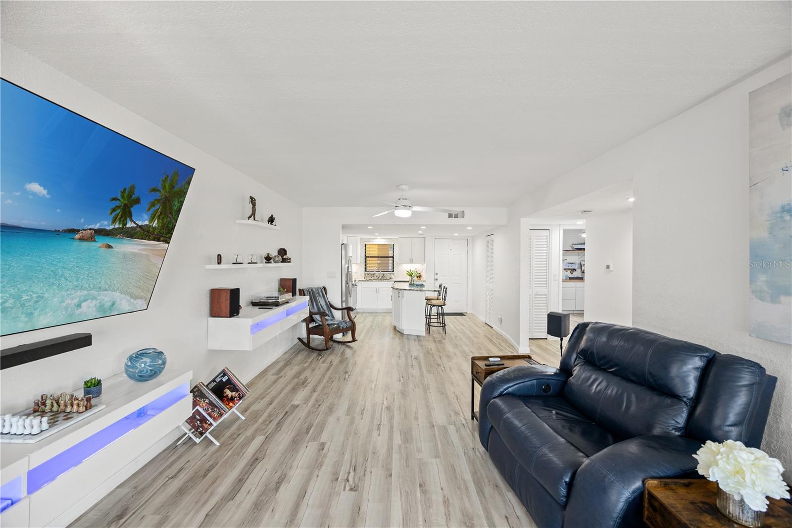 Image 5 of 33 For 2395 Harbor Boulevard 212