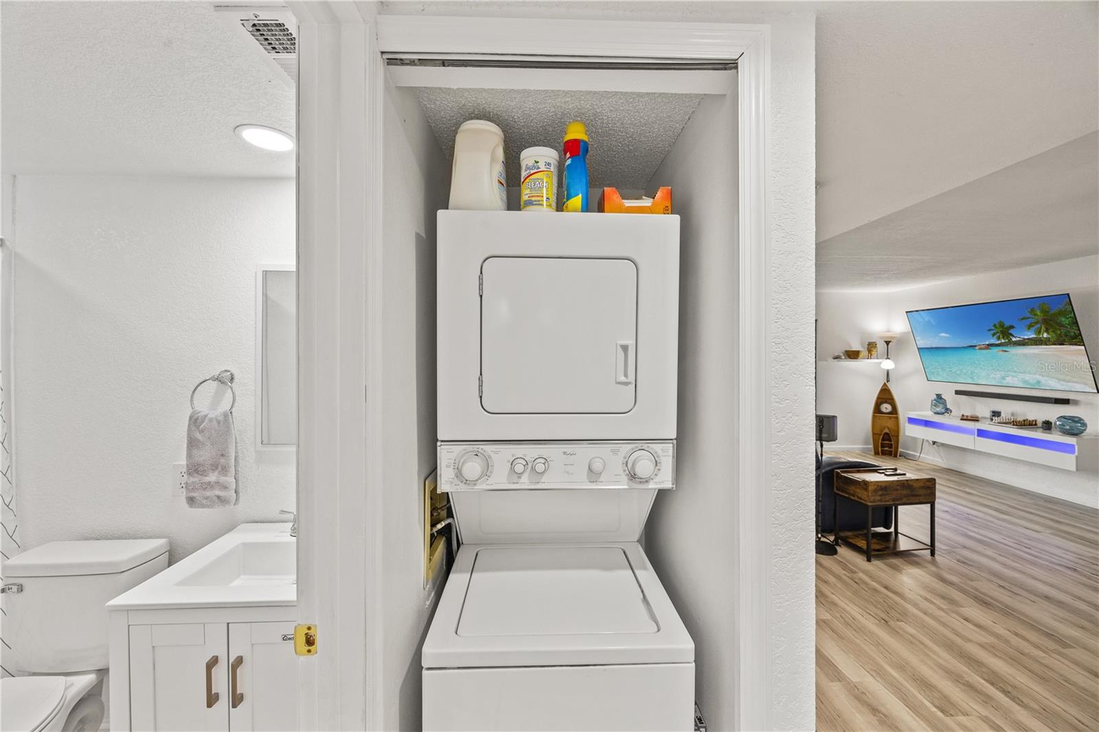 Image 7 of 33 For 2395 Harbor Boulevard 212