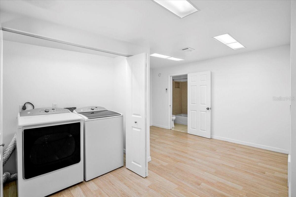 Image 10 of 26 For 7147 Lago Street