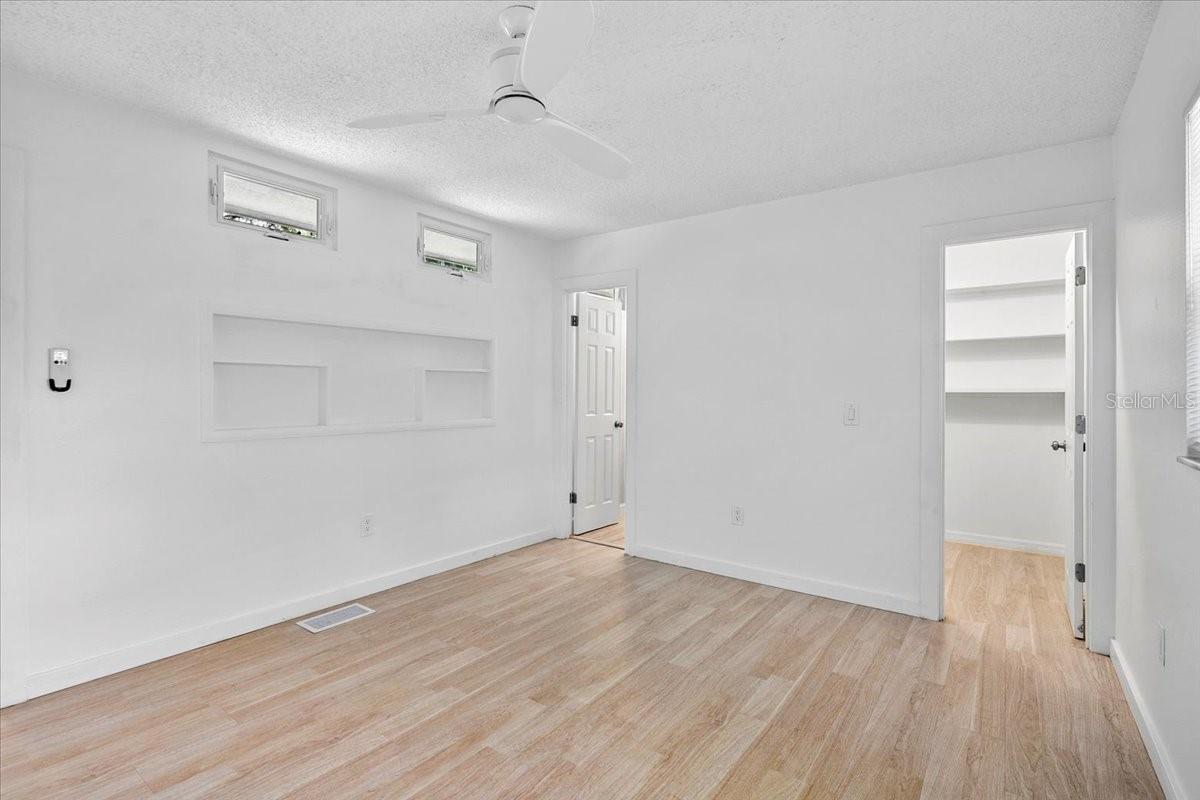 Image 21 of 26 For 7147 Lago Street