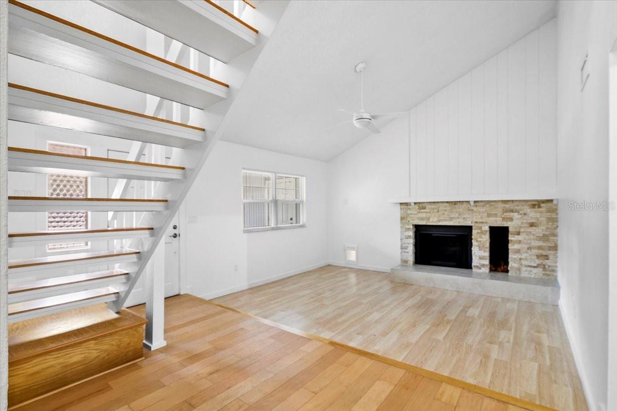 Image 4 of 26 For 7147 Lago Street