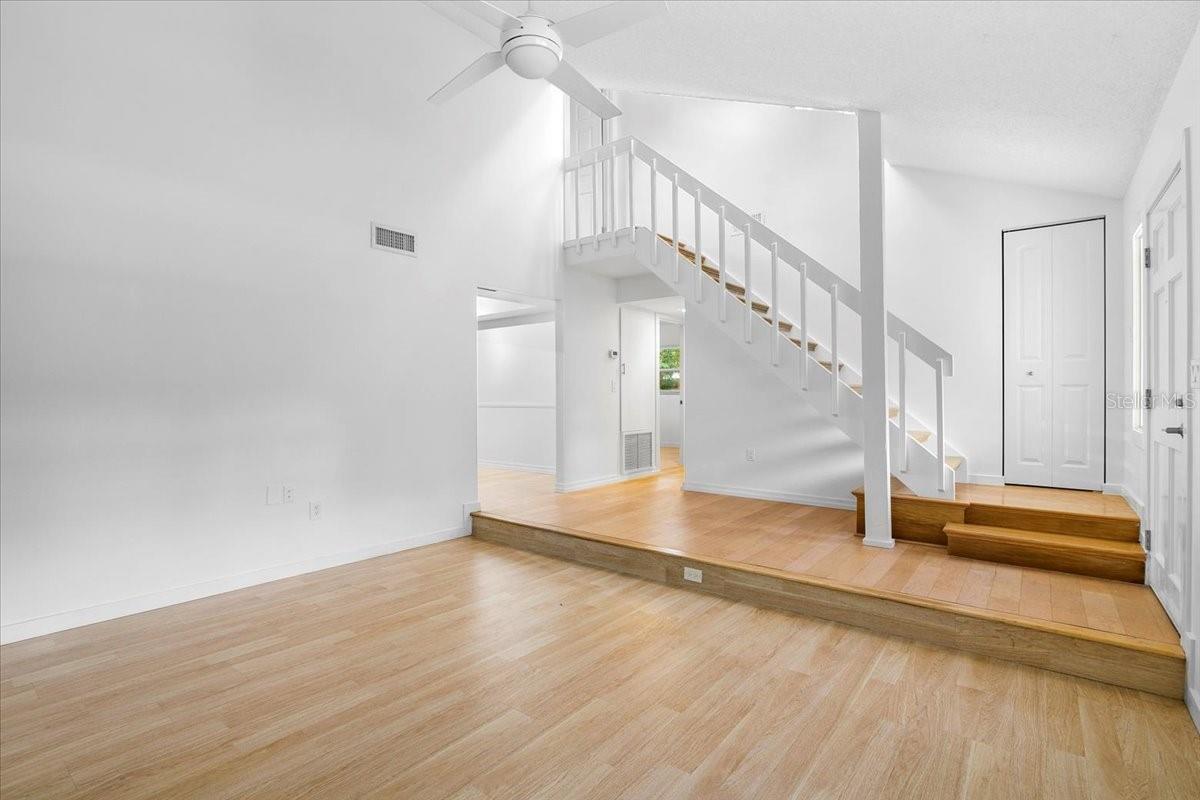 Image 5 of 26 For 7147 Lago Street