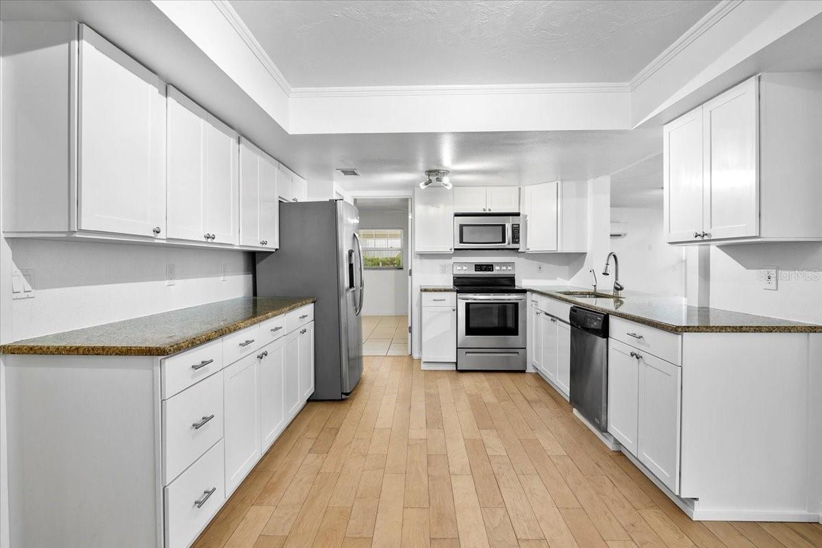 Image 7 of 26 For 7147 Lago Street