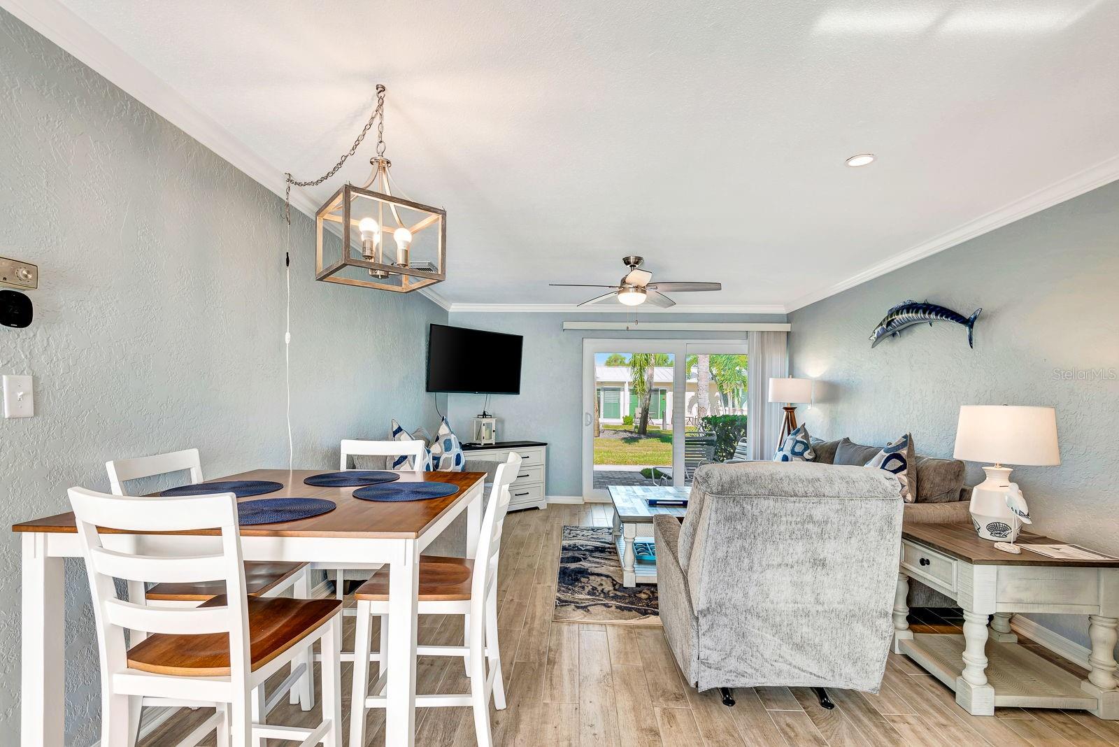 Image 11 of 41 For 5830 Midnight Pass Road 61