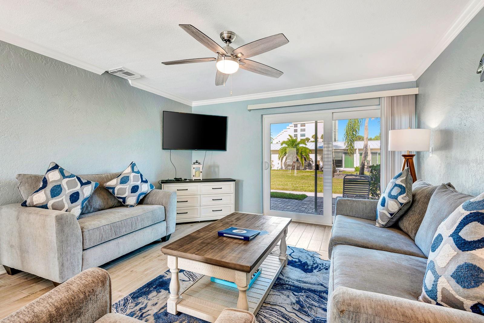 Image 12 of 41 For 5830 Midnight Pass Road 61