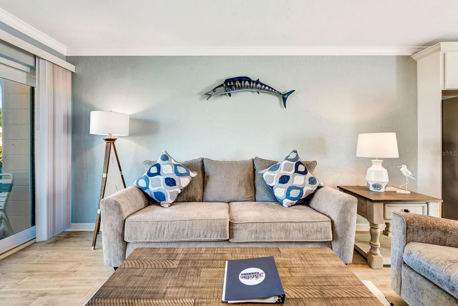 Image 13 of 41 For 5830 Midnight Pass Road 61