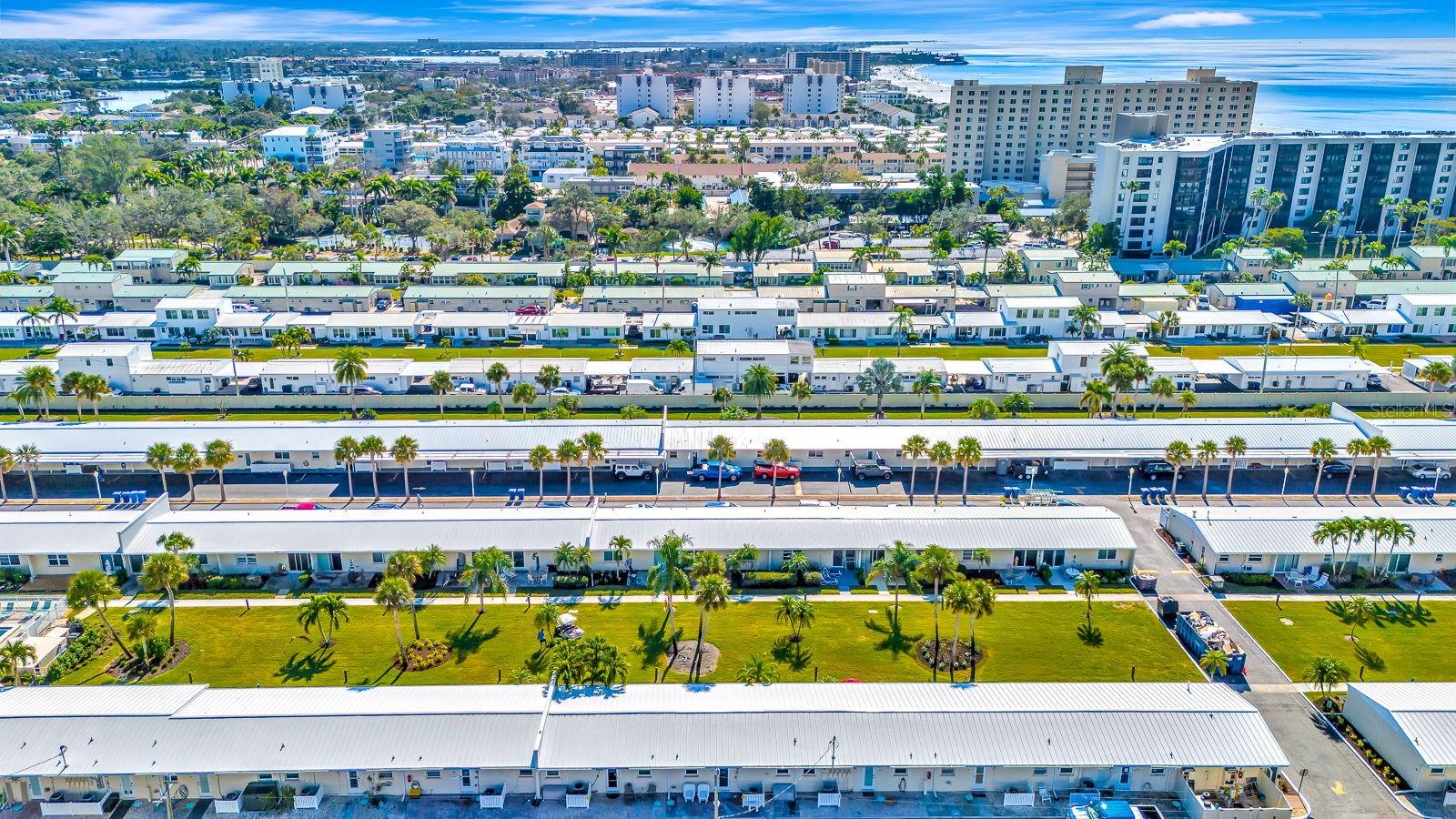 Image 35 of 41 For 5830 Midnight Pass Road 61