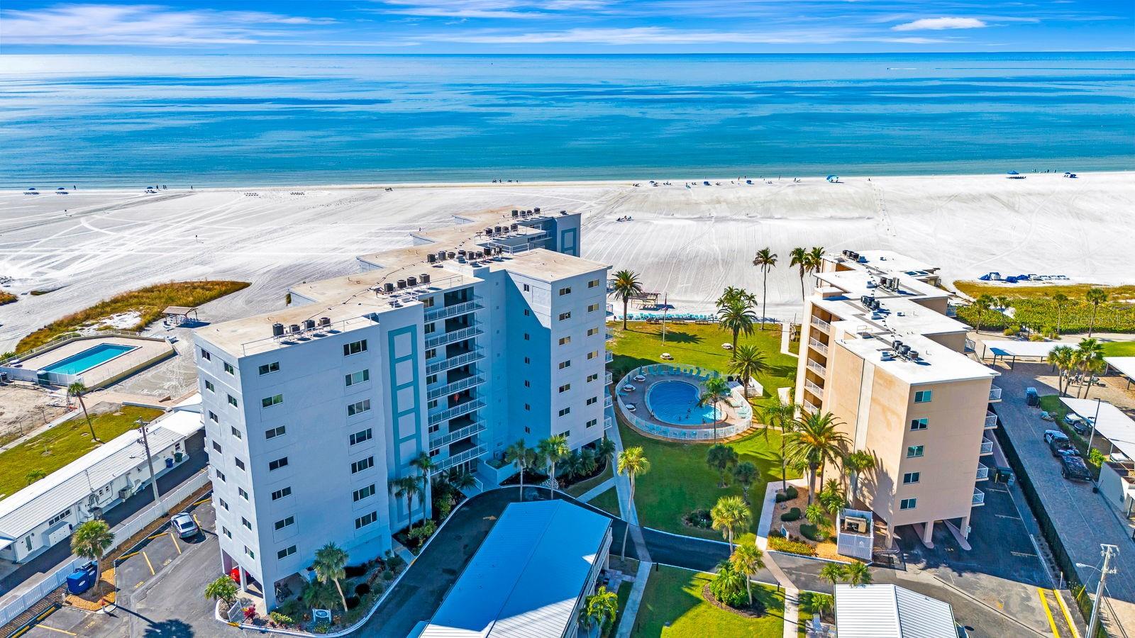 Image 38 of 41 For 5830 Midnight Pass Road 61