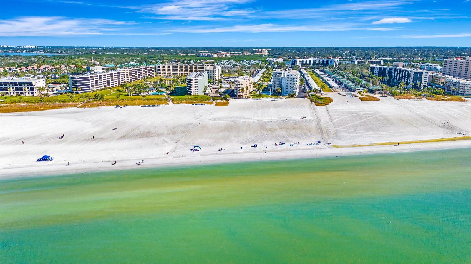 Image 40 of 41 For 5830 Midnight Pass Road 61