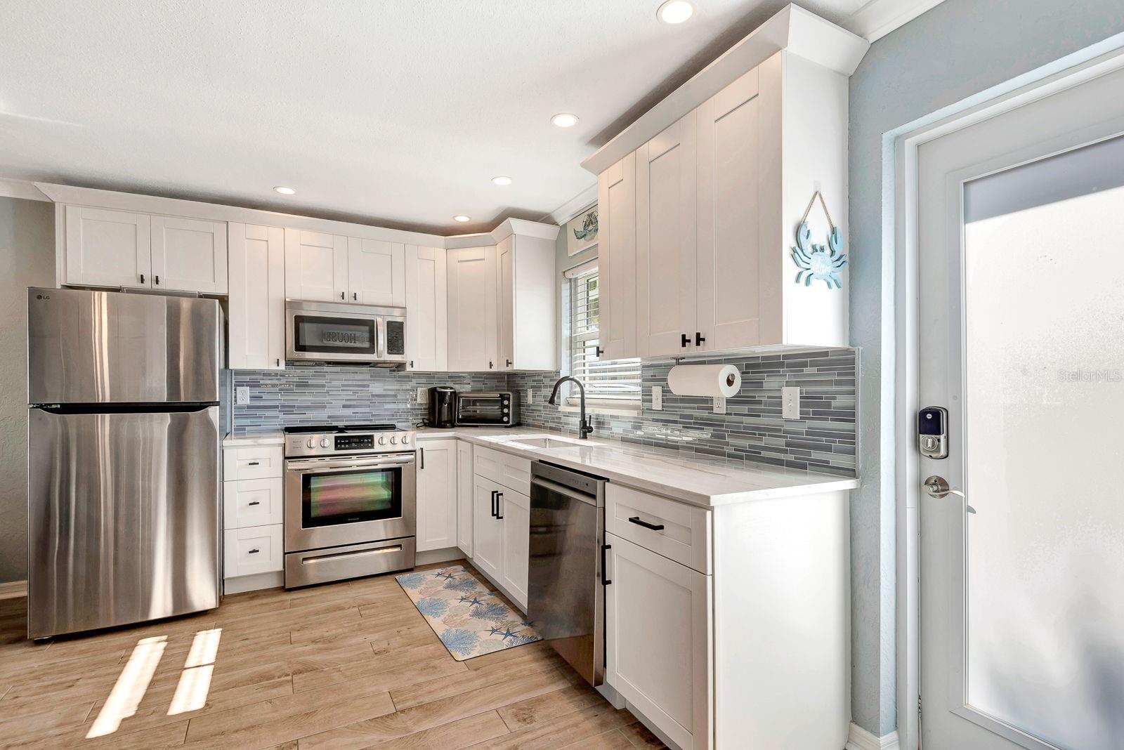 Image 6 of 41 For 5830 Midnight Pass Road 61