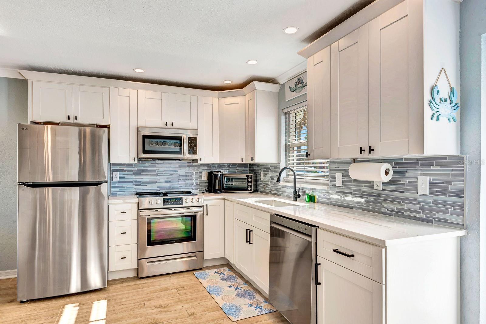 Image 8 of 41 For 5830 Midnight Pass Road 61