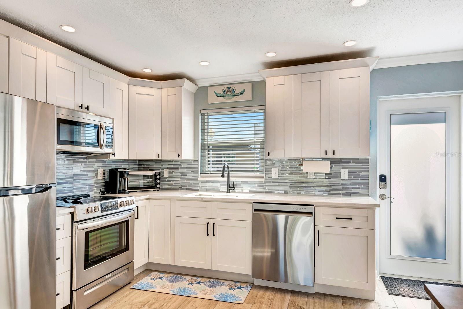 Image 9 of 41 For 5830 Midnight Pass Road 61