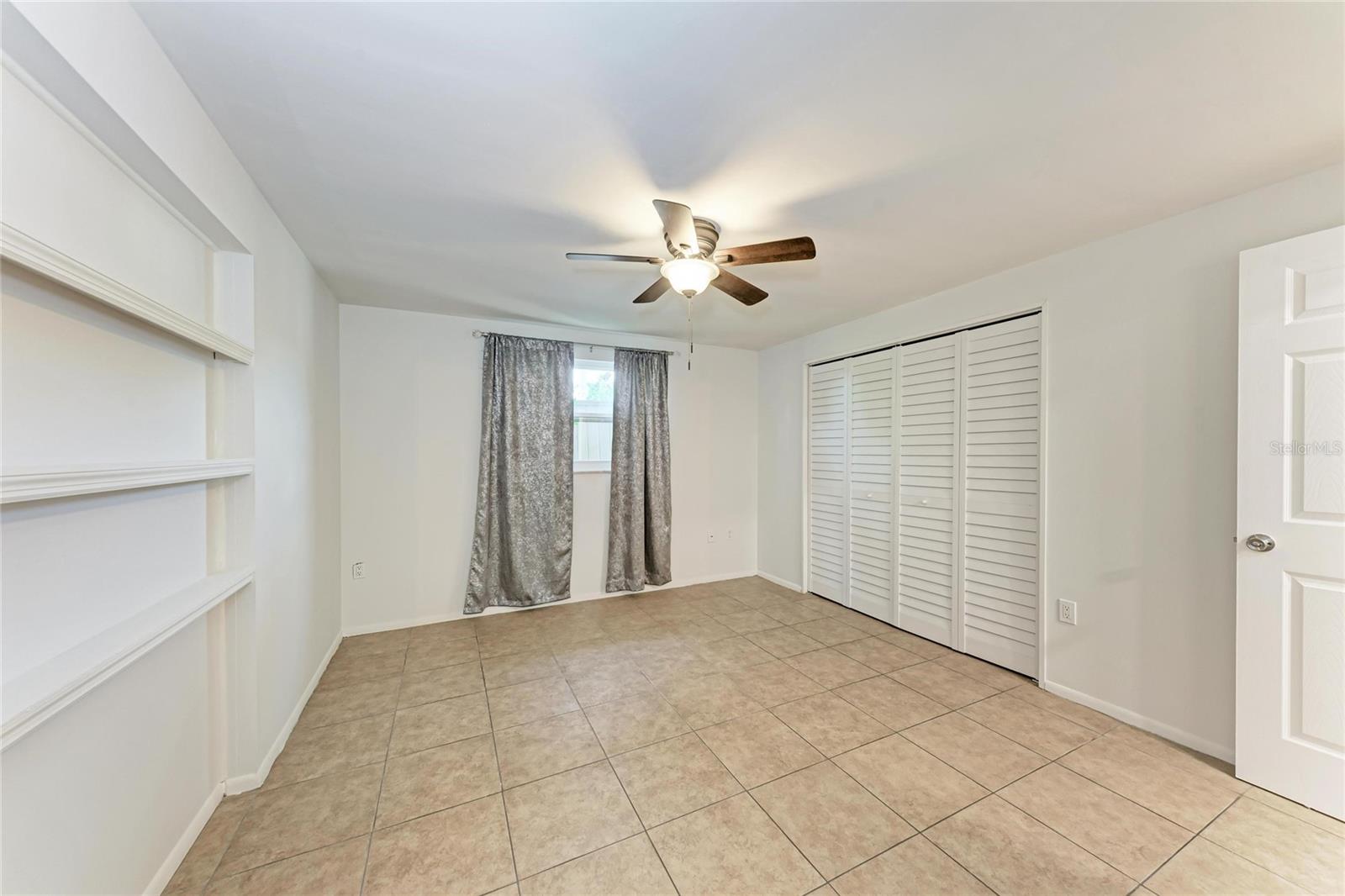 Image 17 of 36 For 6036 Hopkins Drive N