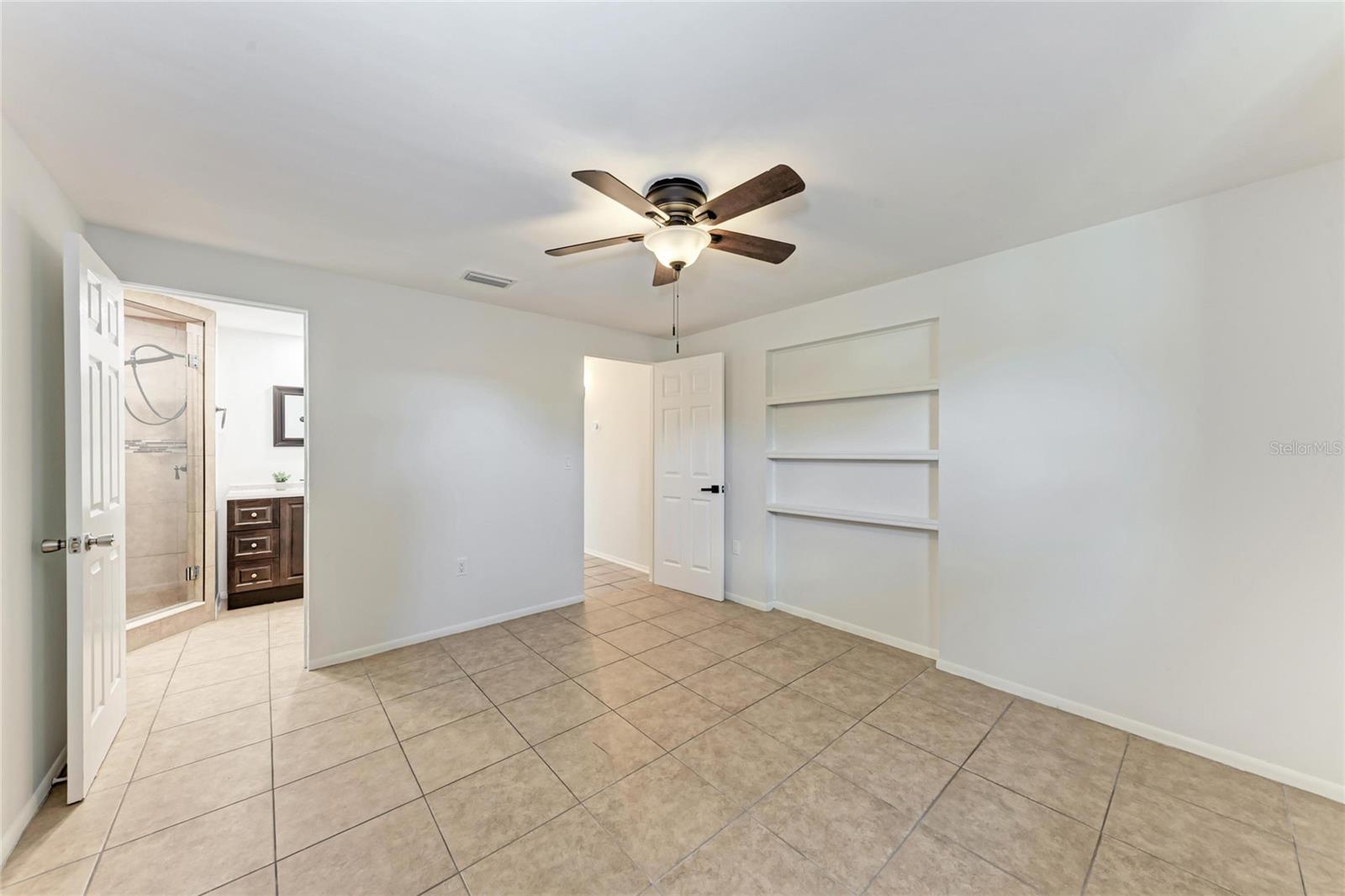 Image 19 of 36 For 6036 Hopkins Drive N