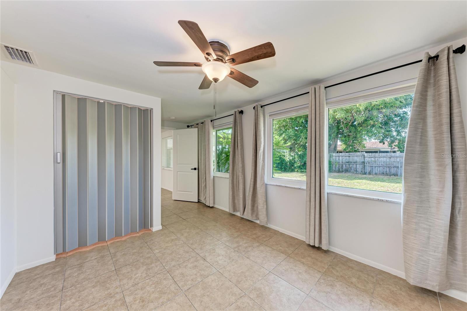 Image 28 of 36 For 6036 Hopkins Drive N