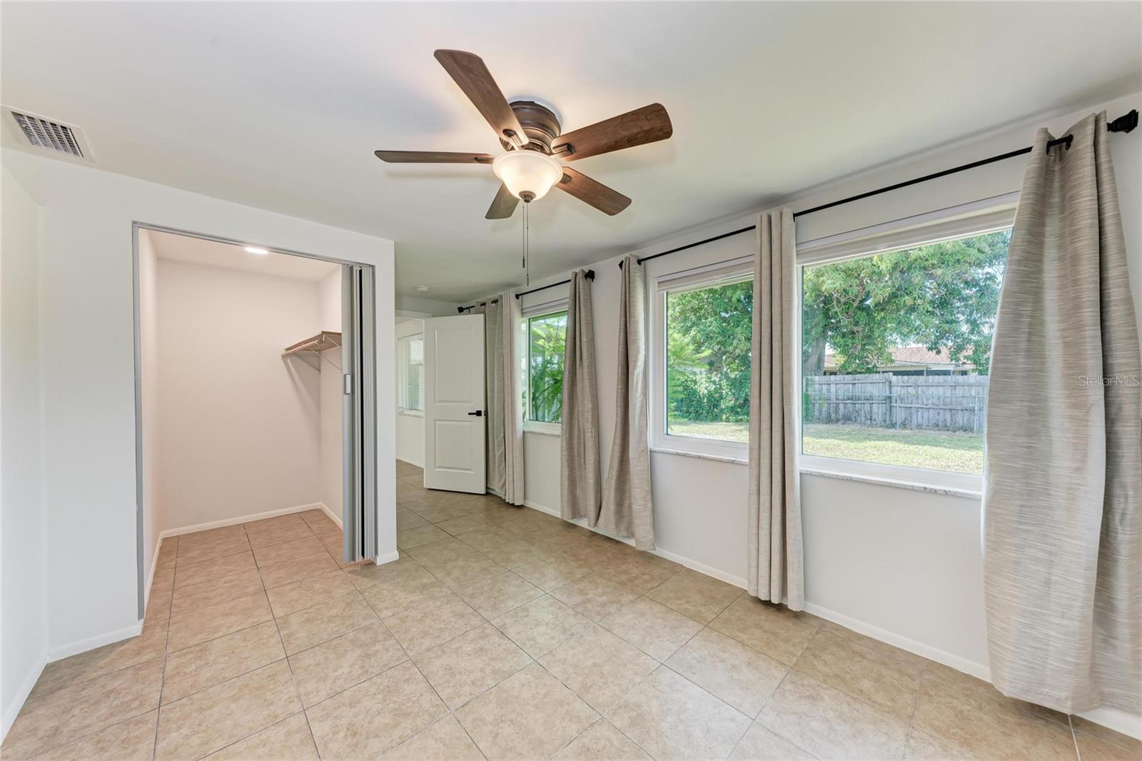 Image 29 of 36 For 6036 Hopkins Drive N