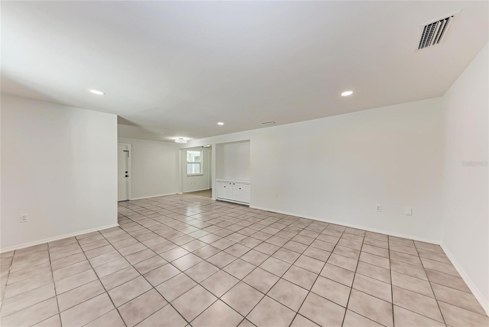 Image 6 of 36 For 6036 Hopkins Drive N