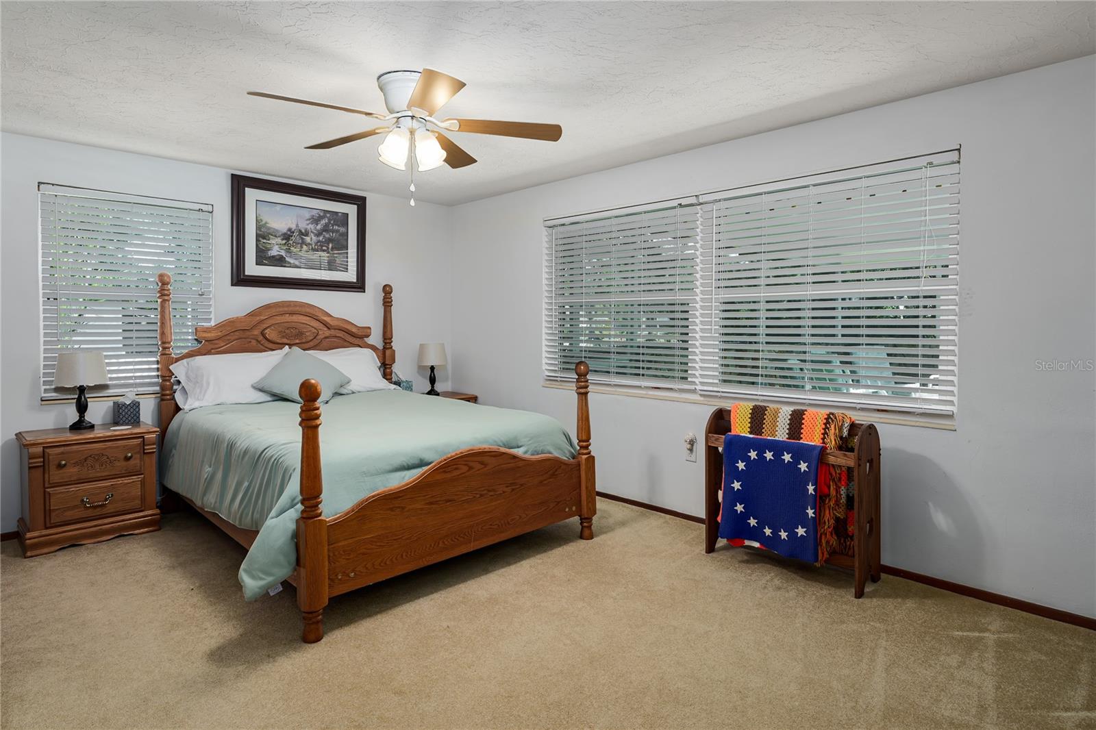 Image 17 of 41 For 5205 16th Avenue E