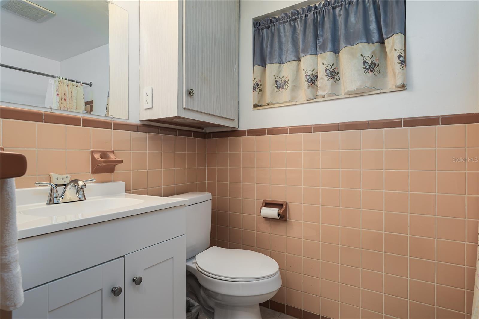 Image 21 of 41 For 5205 16th Avenue E