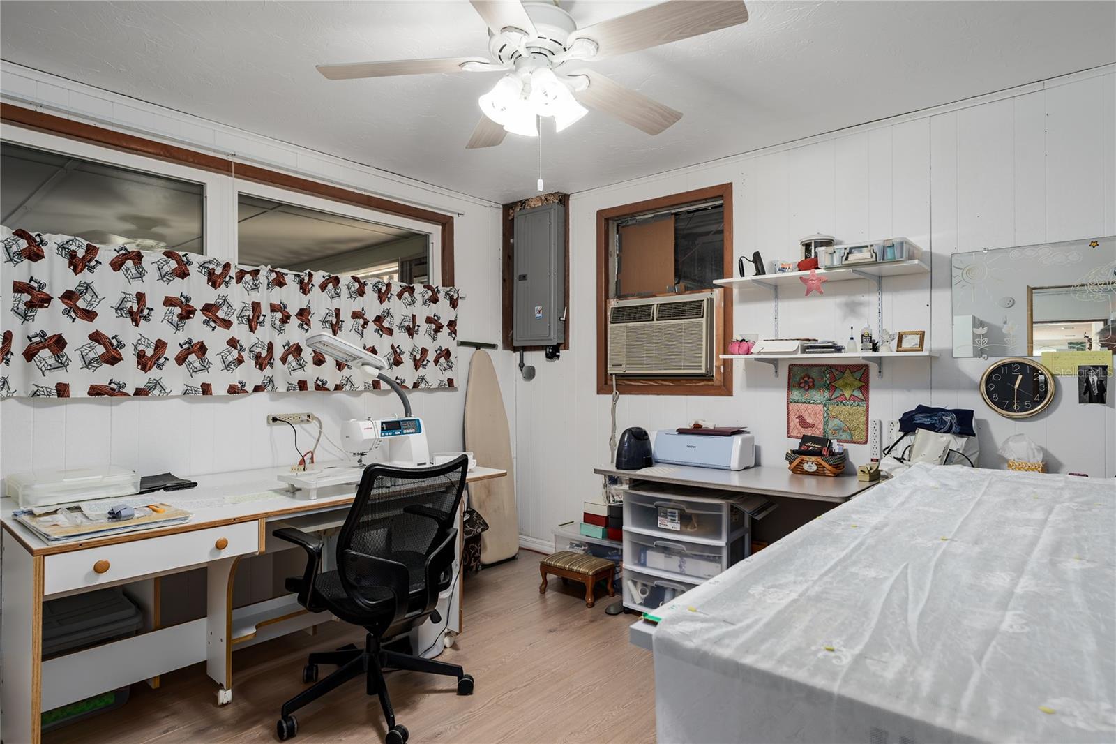 Image 22 of 41 For 5205 16th Avenue E