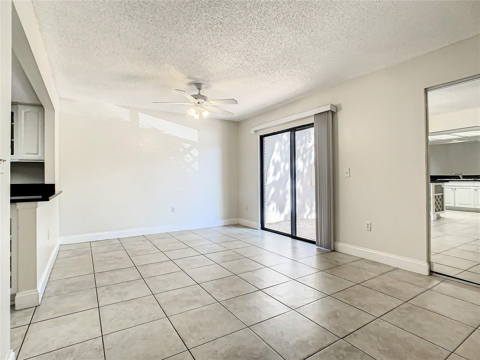 Image 5 of 34 For 955 Sunridge Drive 102