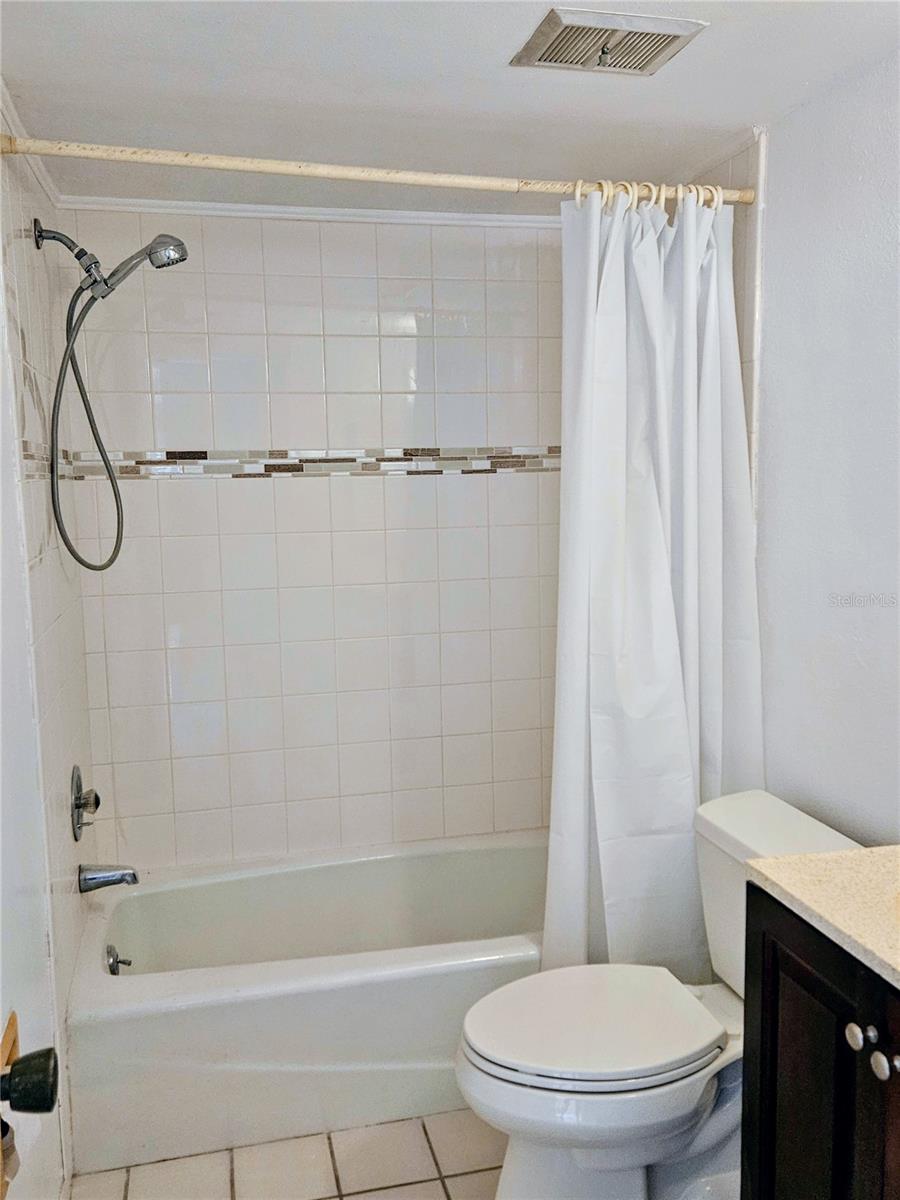 Image 13 of 24 For 215 Rubens Drive 215g