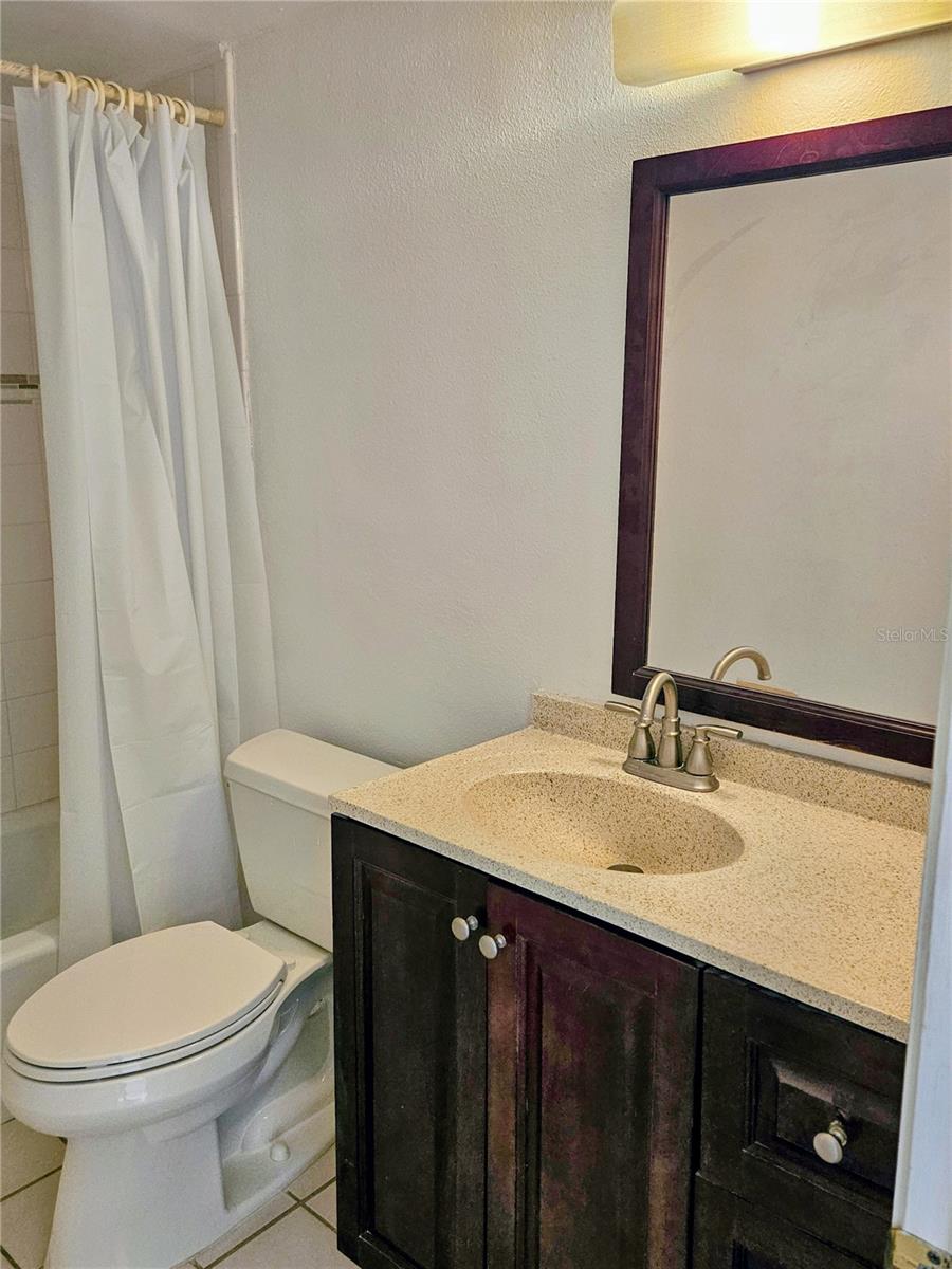 Image 14 of 24 For 215 Rubens Drive 215g