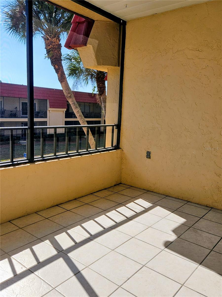 Image 18 of 24 For 215 Rubens Drive 215g