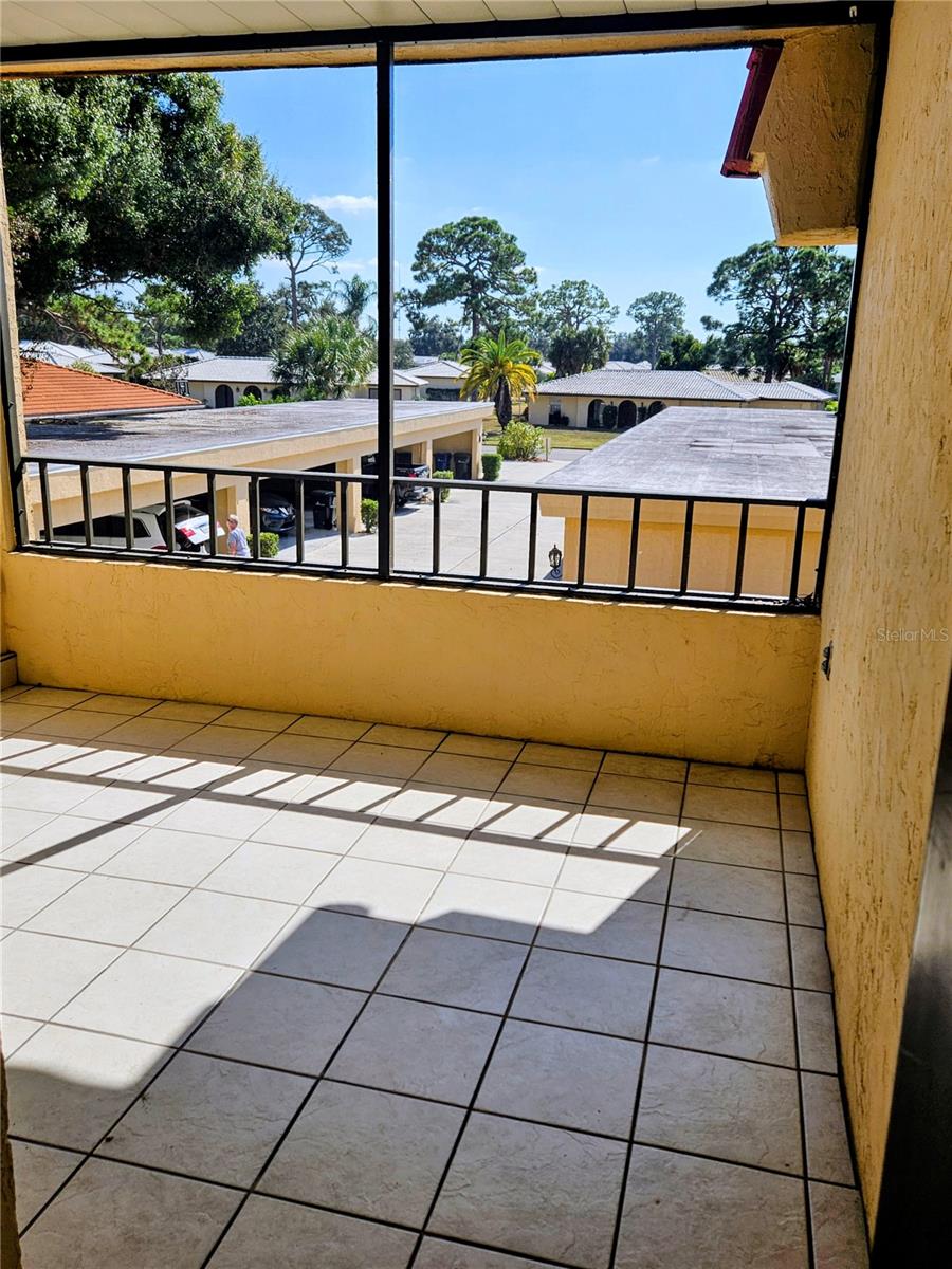 Image 19 of 24 For 215 Rubens Drive 215g