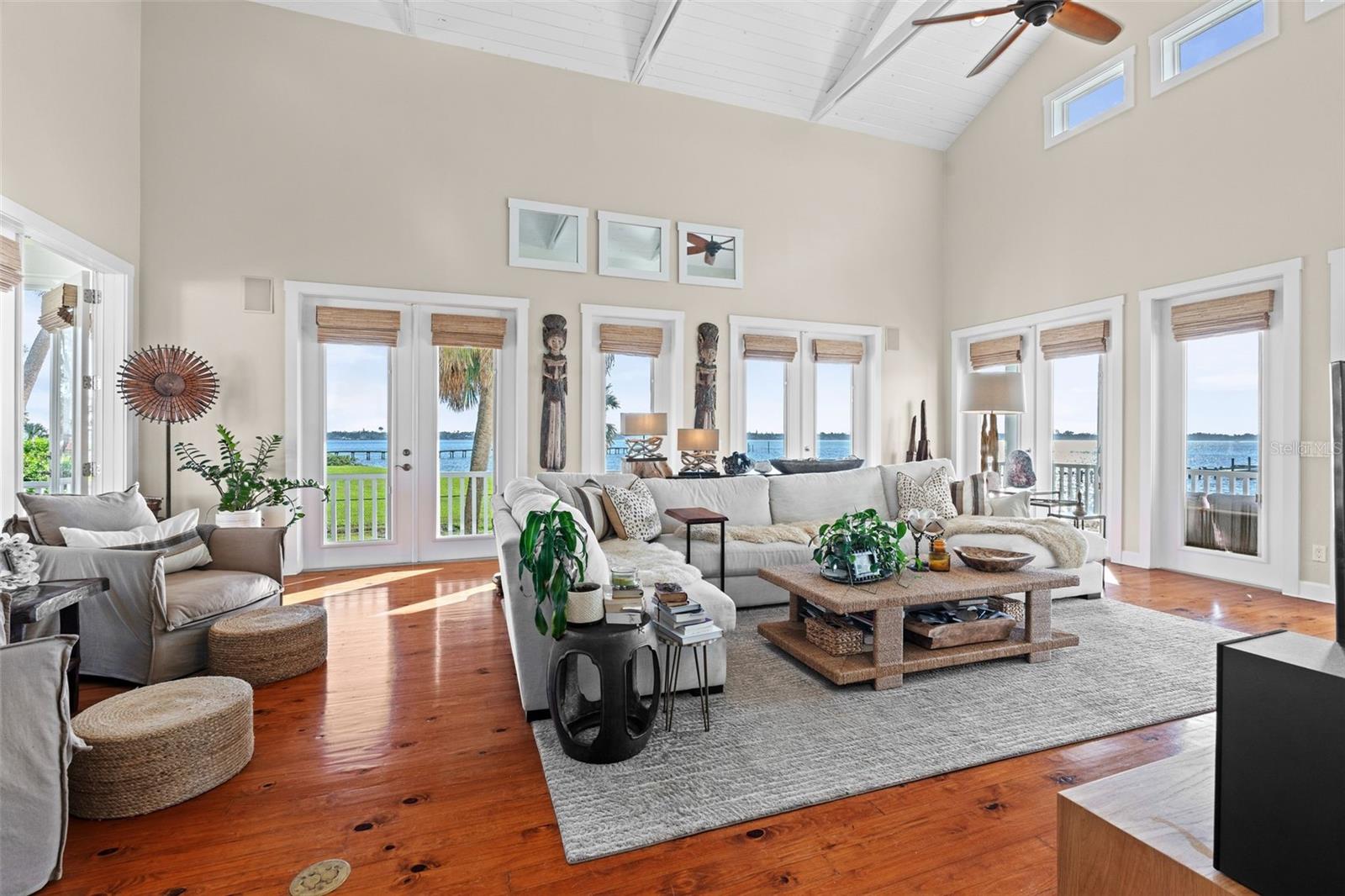 Image 10 of 62 For 2211 6th Street W