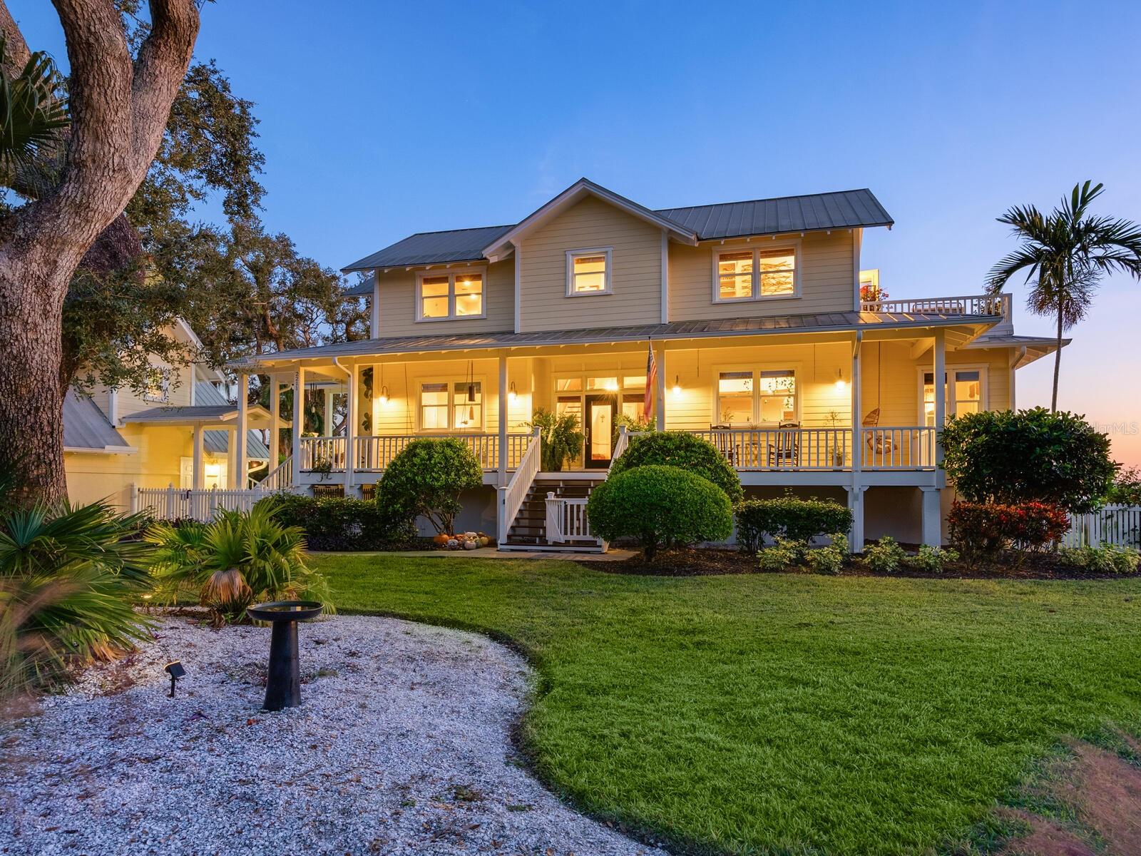 Image 2 of 62 For 2211 6th Street W