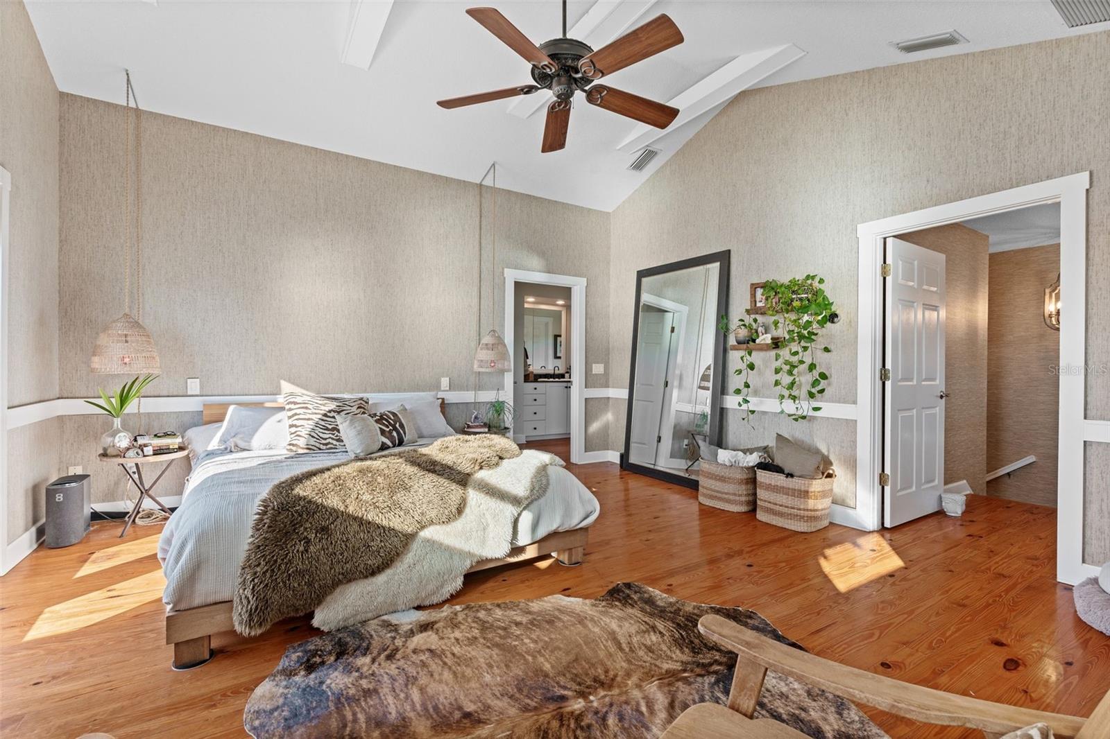 Image 22 of 62 For 2211 6th Street W