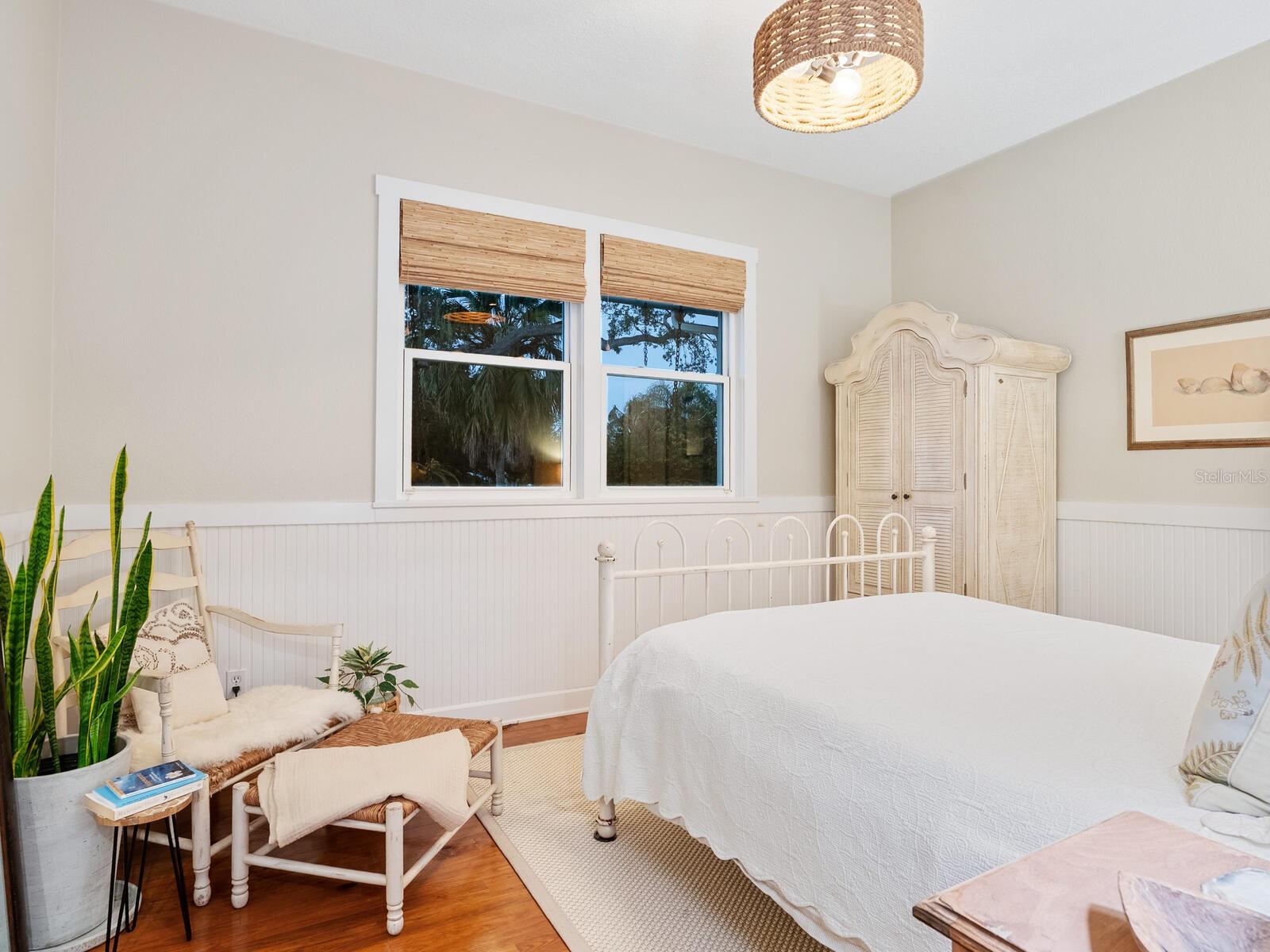 Image 27 of 62 For 2211 6th Street W