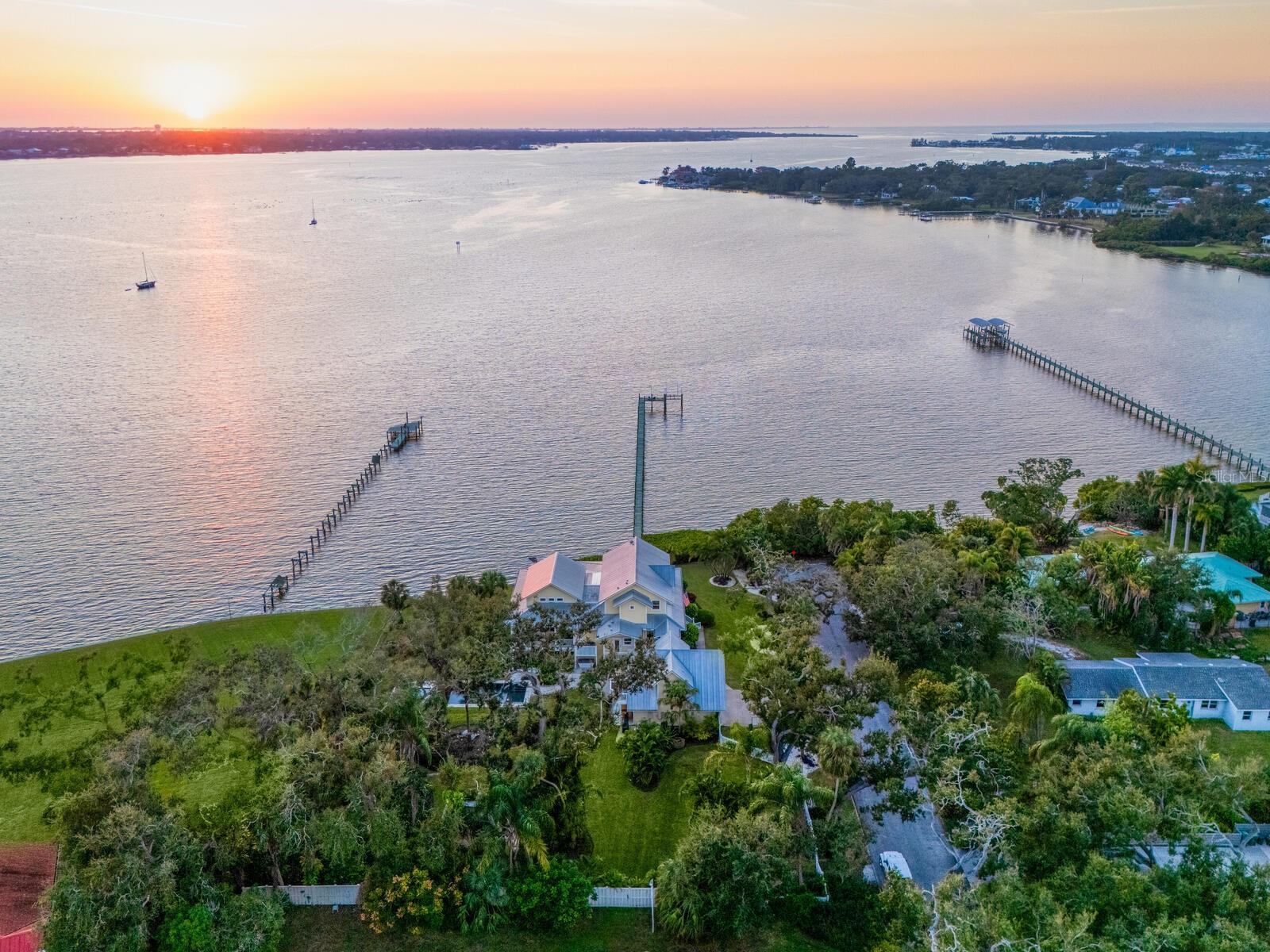 Image 49 of 62 For 2211 6th Street W