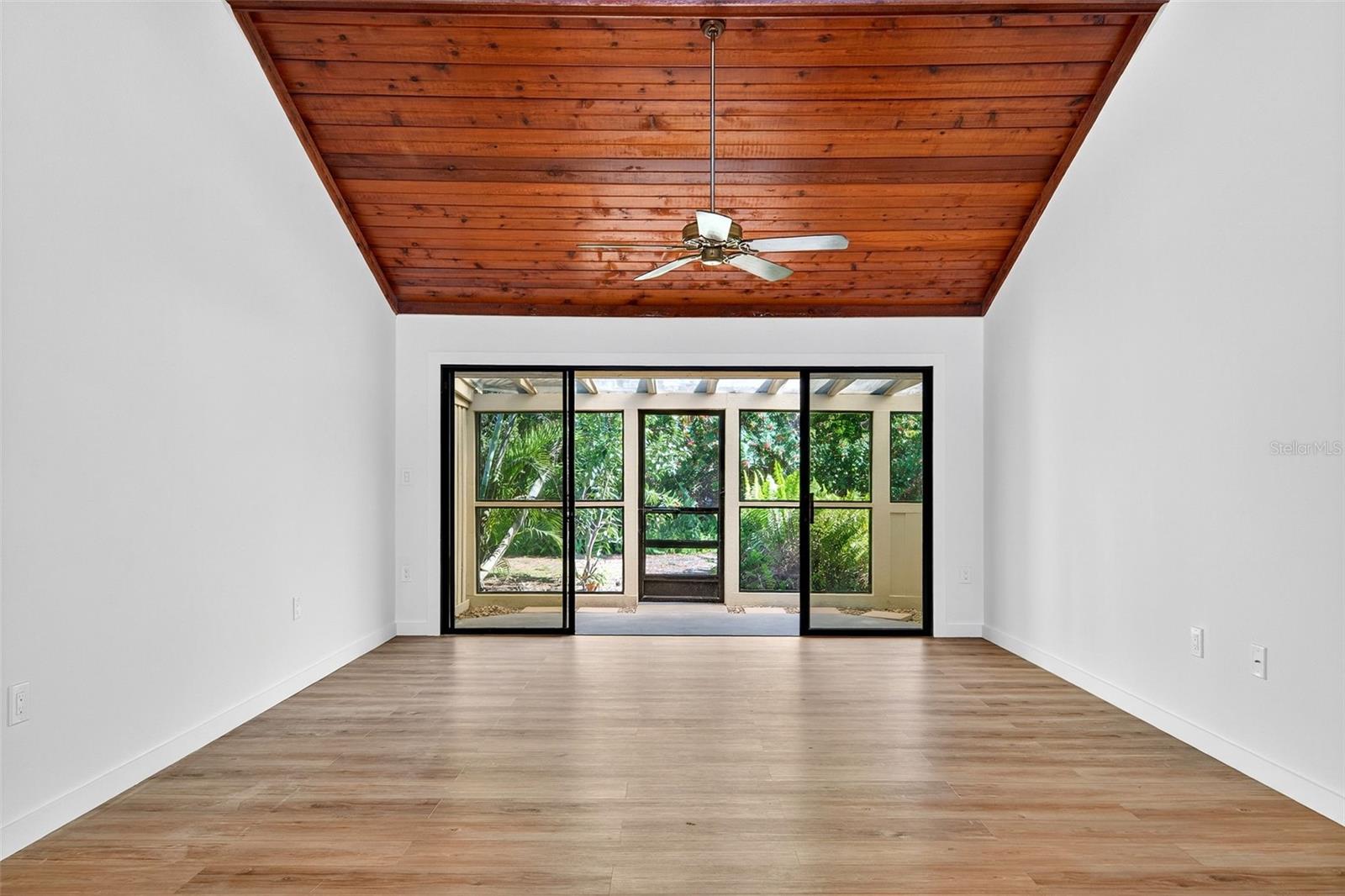 Image 10 of 63 For 7607 4th Avenue W