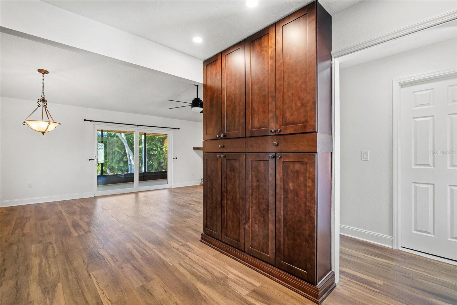 Image 13 of 39 For 4428 Meadow Creek Circle