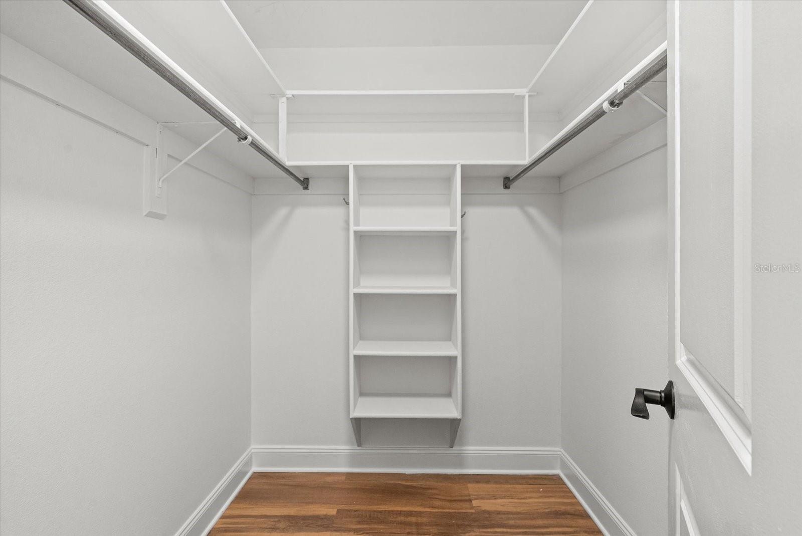 Image 18 of 39 For 4428 Meadow Creek Circle